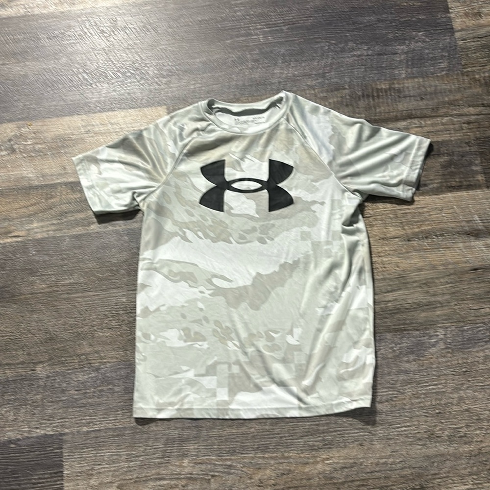Grey camo under armor shirt kids large